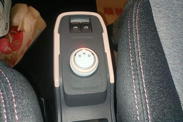 Used Chery QQ Ice Cream 2023 170km Milkshake – Lithium Iron Phosphate Gear Lever