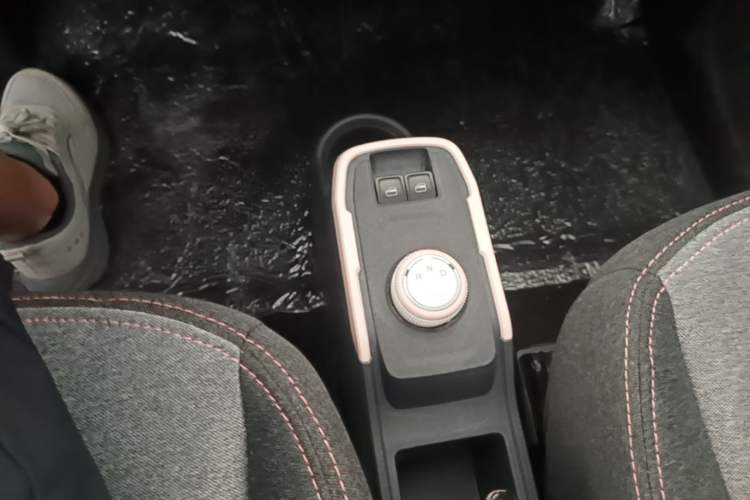 Used Chery QQ Ice Cream 2023 170km Milkshake – Lithium Iron Phosphate Gear Lever