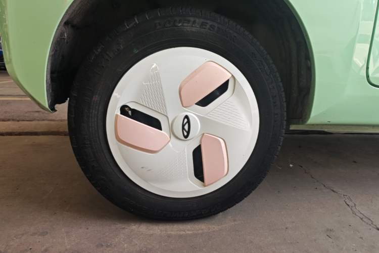 Used Chery QQ Ice Cream 2023 170km Milkshake – Lithium Iron Phosphate Exterior 5