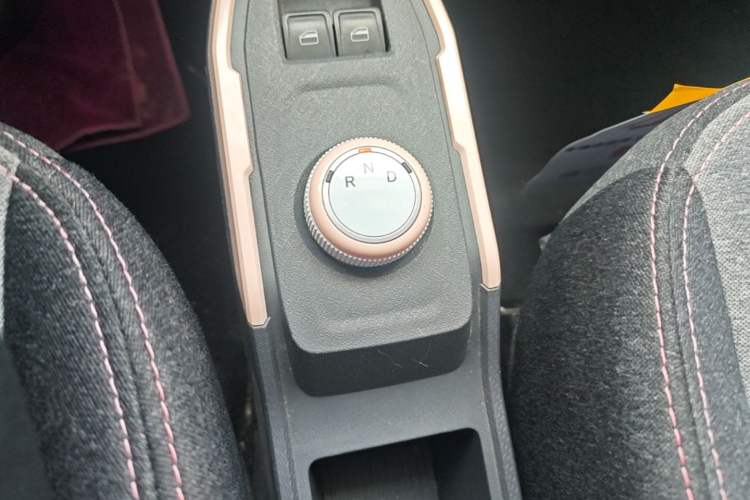 Used Chery QQ Ice Cream 2023 170km Milkshake – Lithium Iron Phosphate Gear Lever
