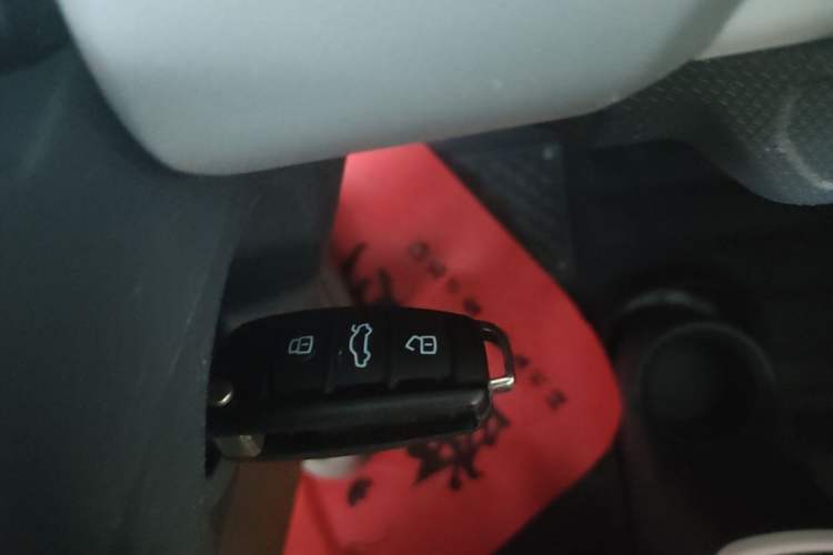 Used Chery QQ Ice Cream 2023 170km Milkshake – Lithium Iron Phosphate Interior 1