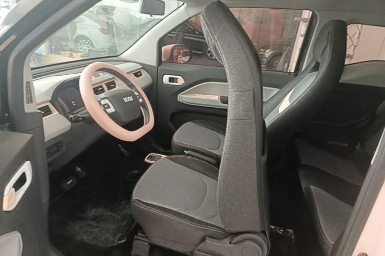 Used Chery QQ Ice Cream 2023 170km Milkshake – Lithium Iron Phosphate Left Front Seat