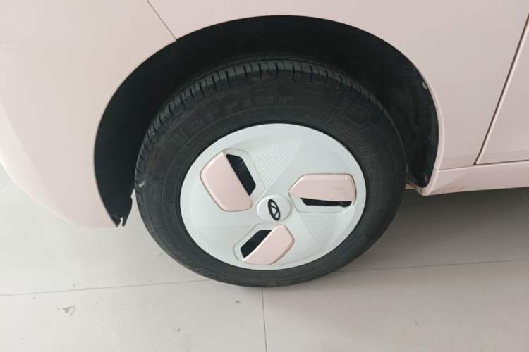 Used Chery QQ Ice Cream 2023 170km Milkshake – Lithium Iron Phosphate Left Front Wheel Hub