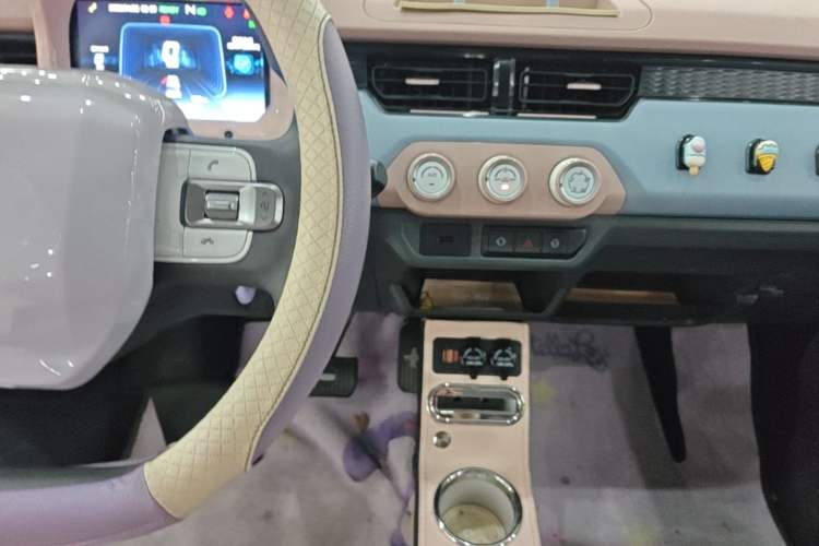 Used Chery QQ Ice Cream 2023 120km Ice Cream-Type Lithium Iron Phosphate Audio And AC Panel