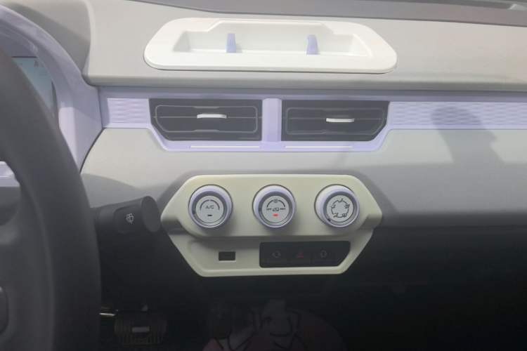 Used Chery QQ Ice Cream 2023 170km Milkshake – Lithium Iron Phosphate Audio And AC Panel