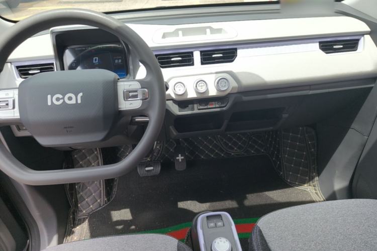 Used Chery QQ Ice Cream 2023 120km Ice Cream-Type Lithium Iron Phosphate Center Console