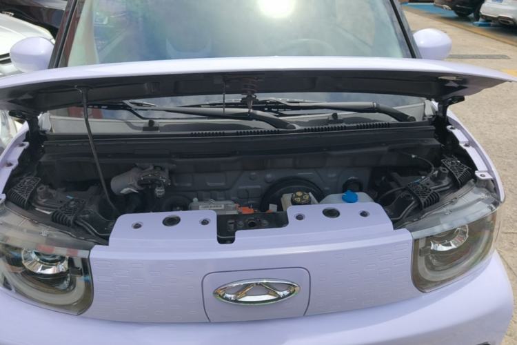 Used Chery QQ Ice Cream 2023 120km Ice Cream-Type Lithium Iron Phosphate Engine Bay