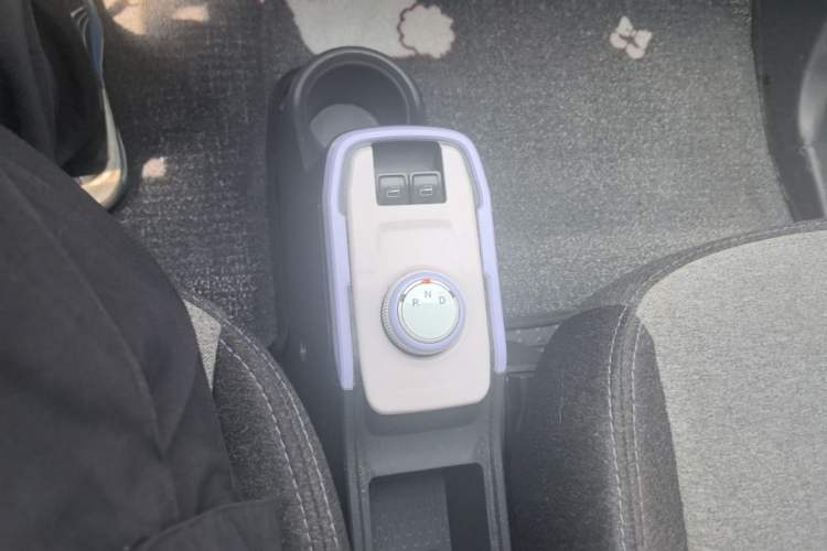 Used Chery QQ Ice Cream 2023 170km Milkshake – Lithium Iron Phosphate Gear Lever