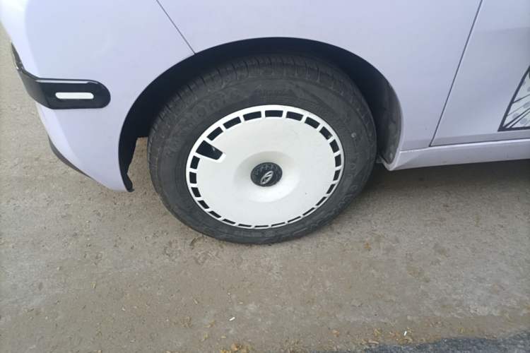 Used Chery QQ Ice Cream 2023 120km Ice Cream-Type Lithium Iron Phosphate Left Front Wheel Hub