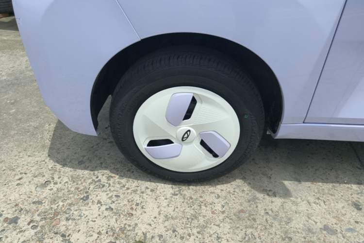 Used Chery QQ Ice Cream 2023 120km Ice Cream-Type Lithium Iron Phosphate Left Front Wheel Hub