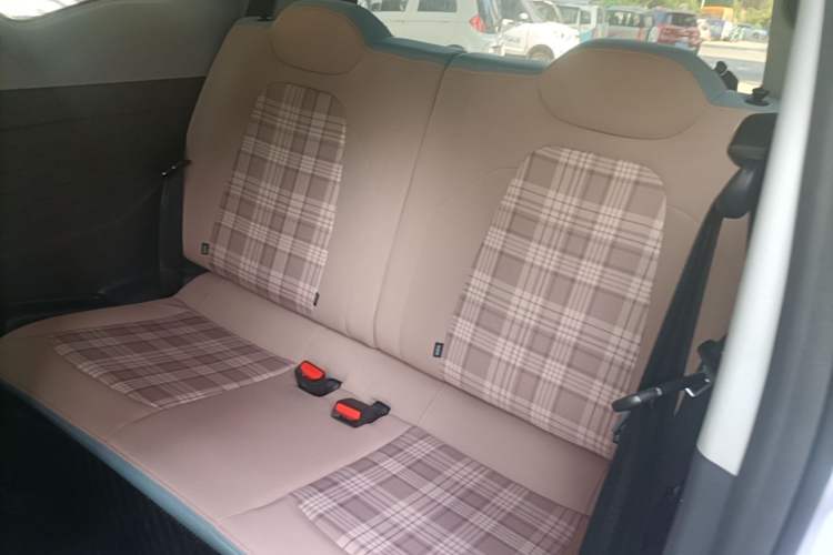 Used Chery QQ Ice Cream 2023 120km Ice Cream-Type Lithium Iron Phosphate Left Rear Seat