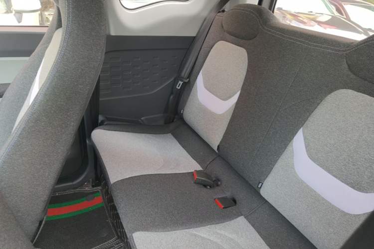 Used Chery QQ Ice Cream 2023 120km Ice Cream-Type Lithium Iron Phosphate Left Rear Seat