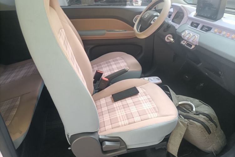 Used Chery QQ Ice Cream 2023 120km Ice Cream-Type Lithium Iron Phosphate Right Front Seat