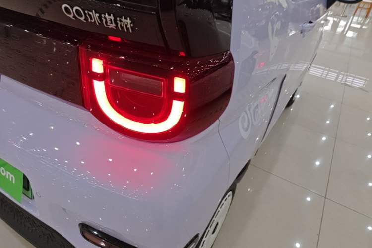 Used Chery QQ Ice Cream 2023 120km Ice Cream-Type Lithium Iron Phosphate Right Rear Taillight
