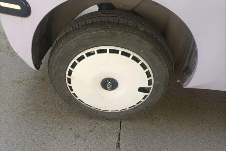 Used Chery QQ Ice Cream 2023 120km Ice Cream-Type Lithium Iron Phosphate Right Rear Wheel Hub