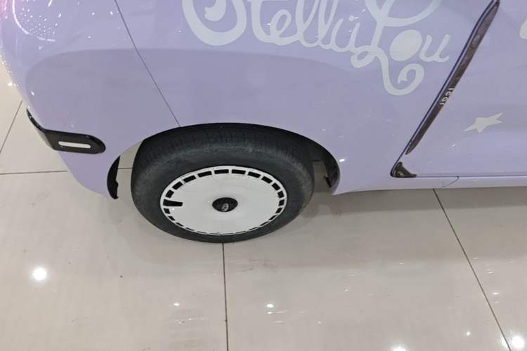 Used Chery QQ Ice Cream 2023 120km Ice Cream-Type Lithium Iron Phosphate Right Rear Wheel Hub