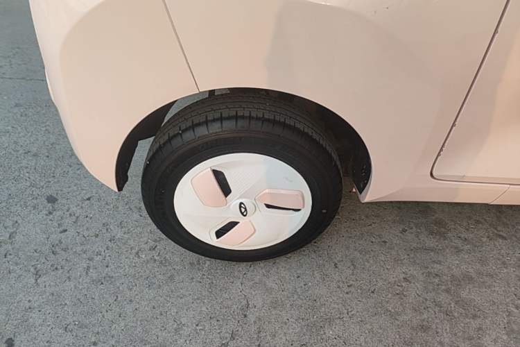 Used Chery QQ Ice Cream 2023 170km Milkshake – Lithium Iron Phosphate Right Rear Wheel Hub