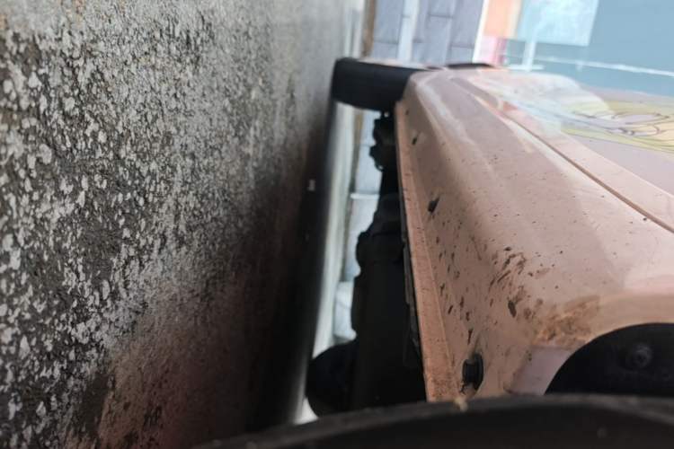 Used Chery QQ Ice Cream 2023 120km Ice Cream-Type Lithium Iron Phosphate Right Side Sill