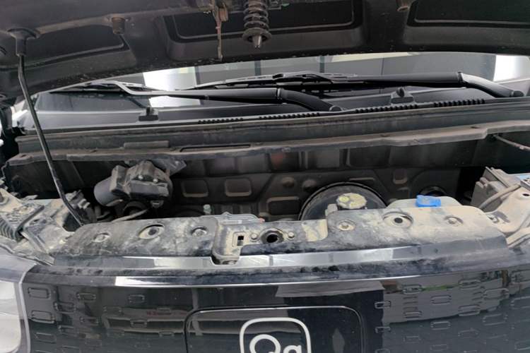 Used Chery QQ Ice Cream 2023 120km Ice Cream-Type Lithium Iron Phosphate Engine Bay