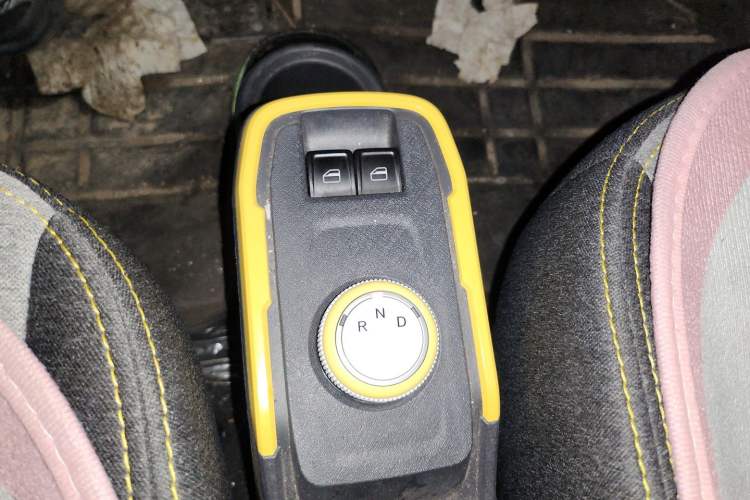Used Chery QQ Ice Cream 2023 170km Milkshake – Lithium Iron Phosphate Gear Lever