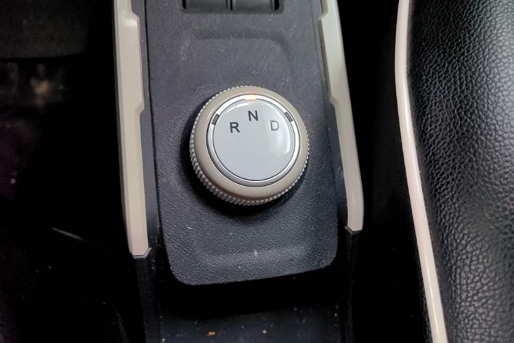 Used Chery QQ Ice Cream 2023 120km Ice Cream-Type Lithium Iron Phosphate Gear Lever