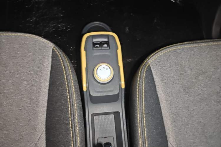 Used Chery QQ Ice Cream 2023 170km Milkshake – Lithium Iron Phosphate Gear Lever