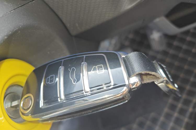 Used Chery QQ Ice Cream 2023 170km Milkshake – Lithium Iron Phosphate Interior 1