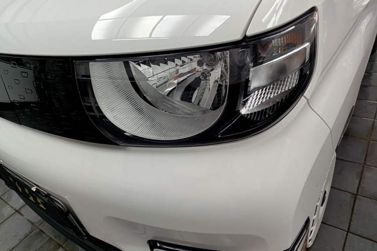 Used Chery QQ Ice Cream 2023 120km Ice Cream-Type Lithium Iron Phosphate Left Front Headlight