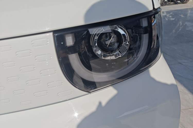 Used Chery QQ Ice Cream 2023 170km Milkshake – Lithium Iron Phosphate Left Front Headlight