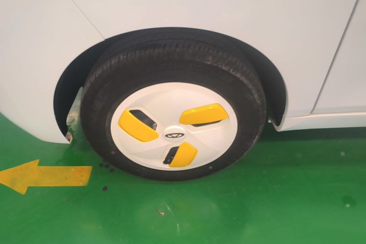 Used Chery QQ Ice Cream 2023 170km Milkshake – Lithium Iron Phosphate Left Front Wheel Hub