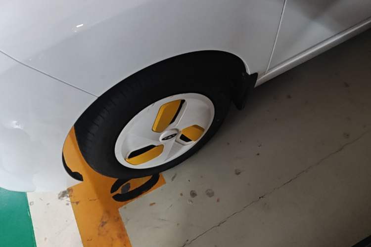 Used Chery QQ Ice Cream 2023 170km Milkshake – Lithium Iron Phosphate Left Front Wheel Hub