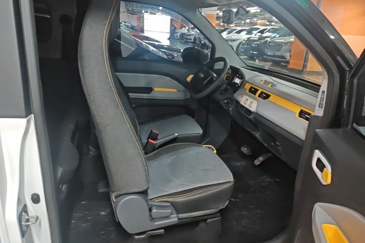 Used Chery QQ Ice Cream 2023 170km Milkshake – Lithium Iron Phosphate Right Front Seat