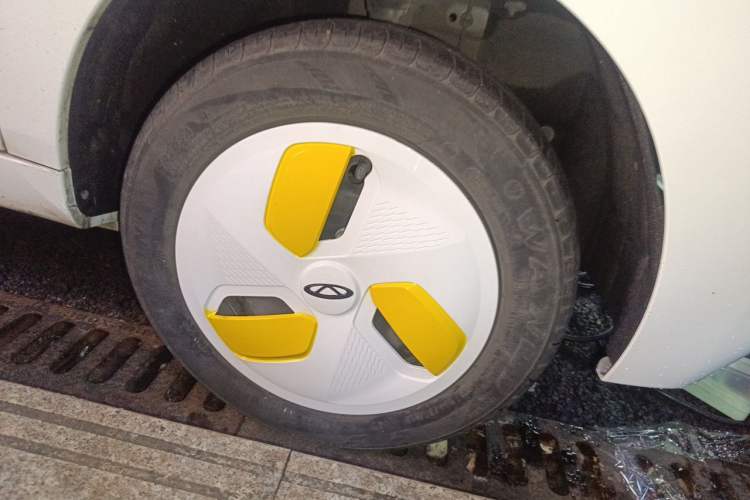Used Chery QQ Ice Cream 2023 170km Milkshake – Lithium Iron Phosphate Right Front Wheel Hub