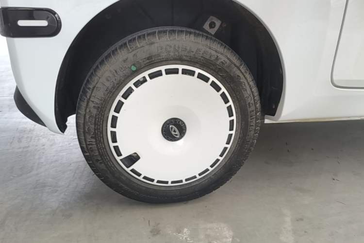 Used Chery QQ Ice Cream 2023 170km Milkshake – Lithium Iron Phosphate Right Rear Wheel Hub