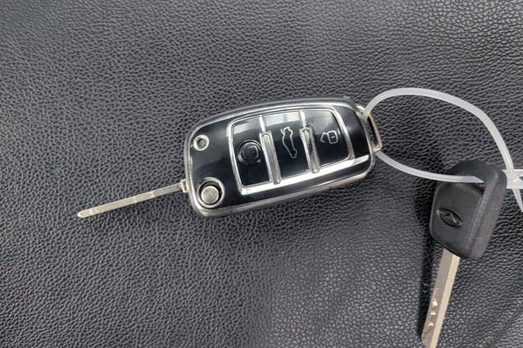 Used Chery QQ Ice Cream 2023 120km Ice Cream-Type Lithium Iron Phosphate Vehicle Key