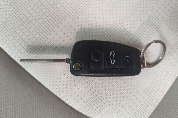 Used Chery QQ Ice Cream 2023 170km Milkshake – Lithium Iron Phosphate Vehicle Key
