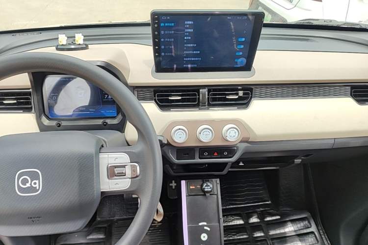 Used Chery QQ Ice Cream 2024 Edition Youth Version 205km Sundae Audio And AC Panel