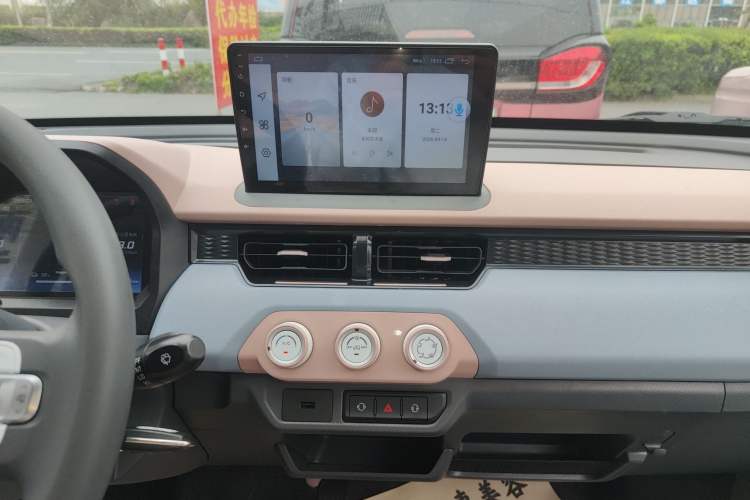 Used Chery QQ Ice Cream 2024 Edition Youth Version 205km Sundae Audio And AC Panel