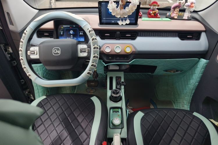 Used Chery QQ Ice Cream 2024 Edition Youth Version 205km Sundae Center Console