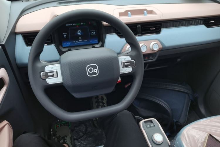 Used Chery QQ Ice Cream 2024 Edition Youth Version 205km Sundae Center Console
