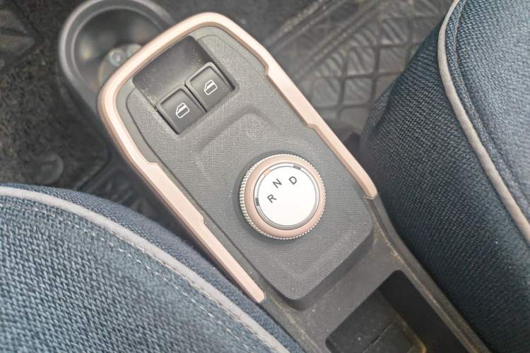 Used Chery QQ Ice Cream 2024 120km Milkshake Gear Lever