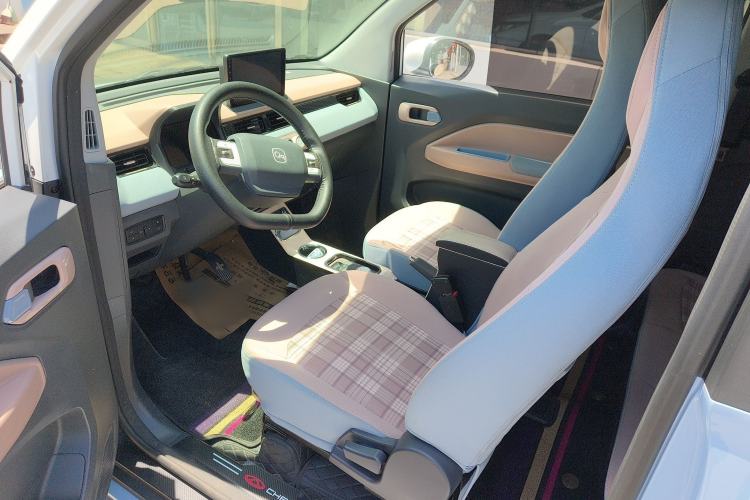 Used Chery QQ Ice Cream 2024 Edition Youth Version 205km Sundae Interior 1