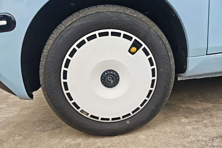 Used Chery QQ Ice Cream 2024 205km Sundae Left Front Wheel Hub
