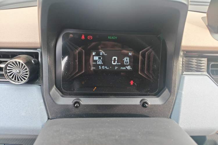 Used Chery QQ Ice Cream 2024 120km Milkshake Odometer Close Up