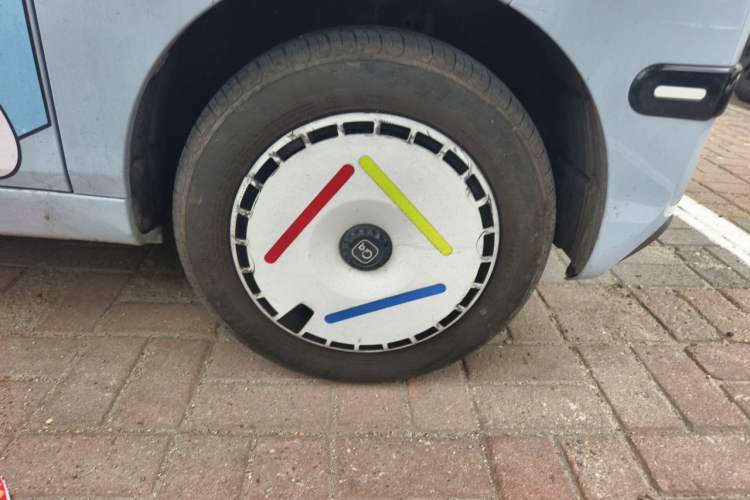 Used Chery QQ Ice Cream 2024 Edition Youth Version 205km Sundae Right Front Wheel Hub
