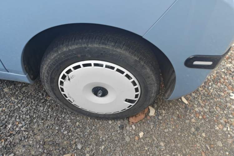 Used Chery QQ Ice Cream 2024 120km Milkshake Right Front Wheel Hub