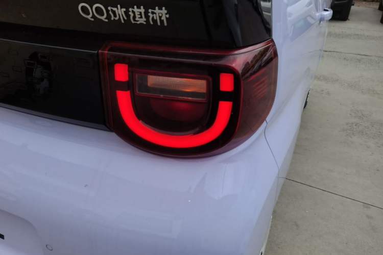 Used Chery QQ Ice Cream 2024 Edition Youth Version 205km Sundae Right Rear Taillight