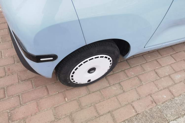 Used Chery QQ Ice Cream 2024 170km Sundae Right Rear Wheel Hub