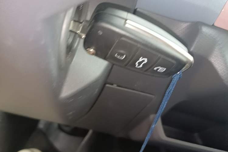 Used Chery QQ Ice Cream 2024 Edition Youth Version 205km Sundae Vehicle Key