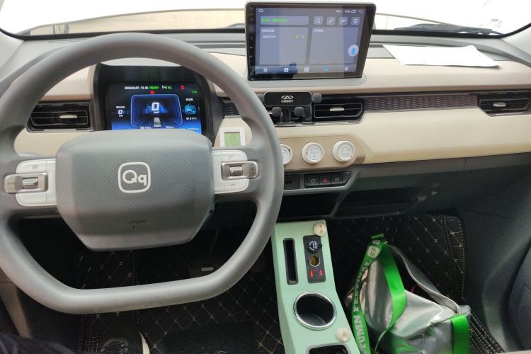 Used Chery QQ Ice Cream 2024 Edition Youth Version 205km Sundae Center Console